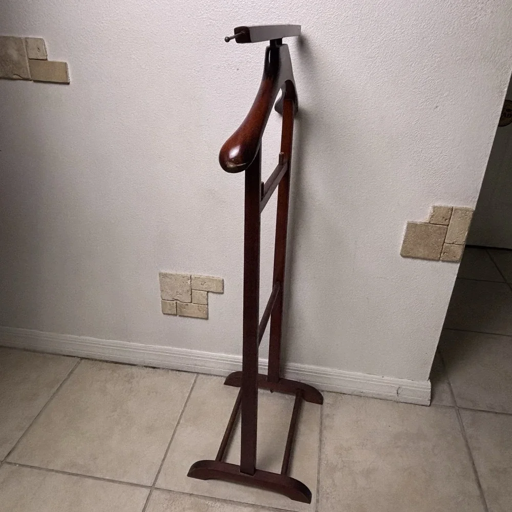 Wooden Gentlemans Valet Stand Clothes Butler Suit Hanger Rack VTG Made In Italy
